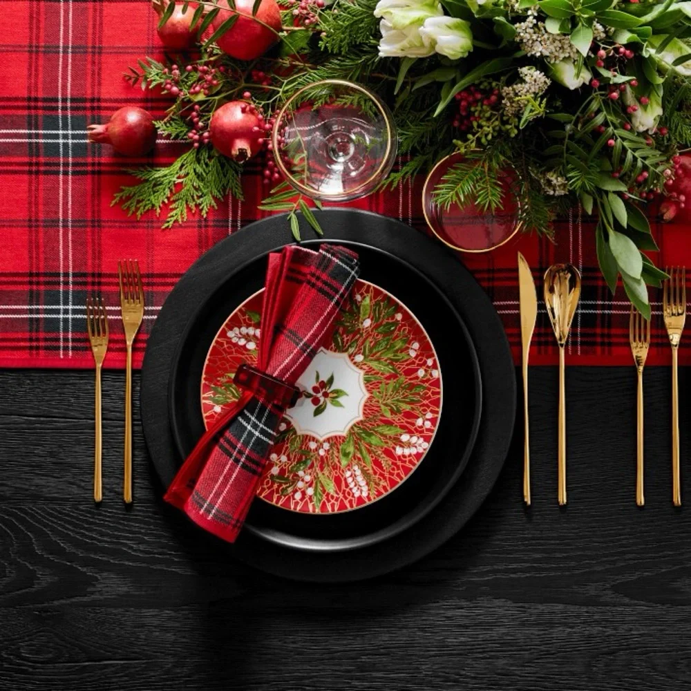 Williams Sonoma Classic Tartan Christmas Table Runner